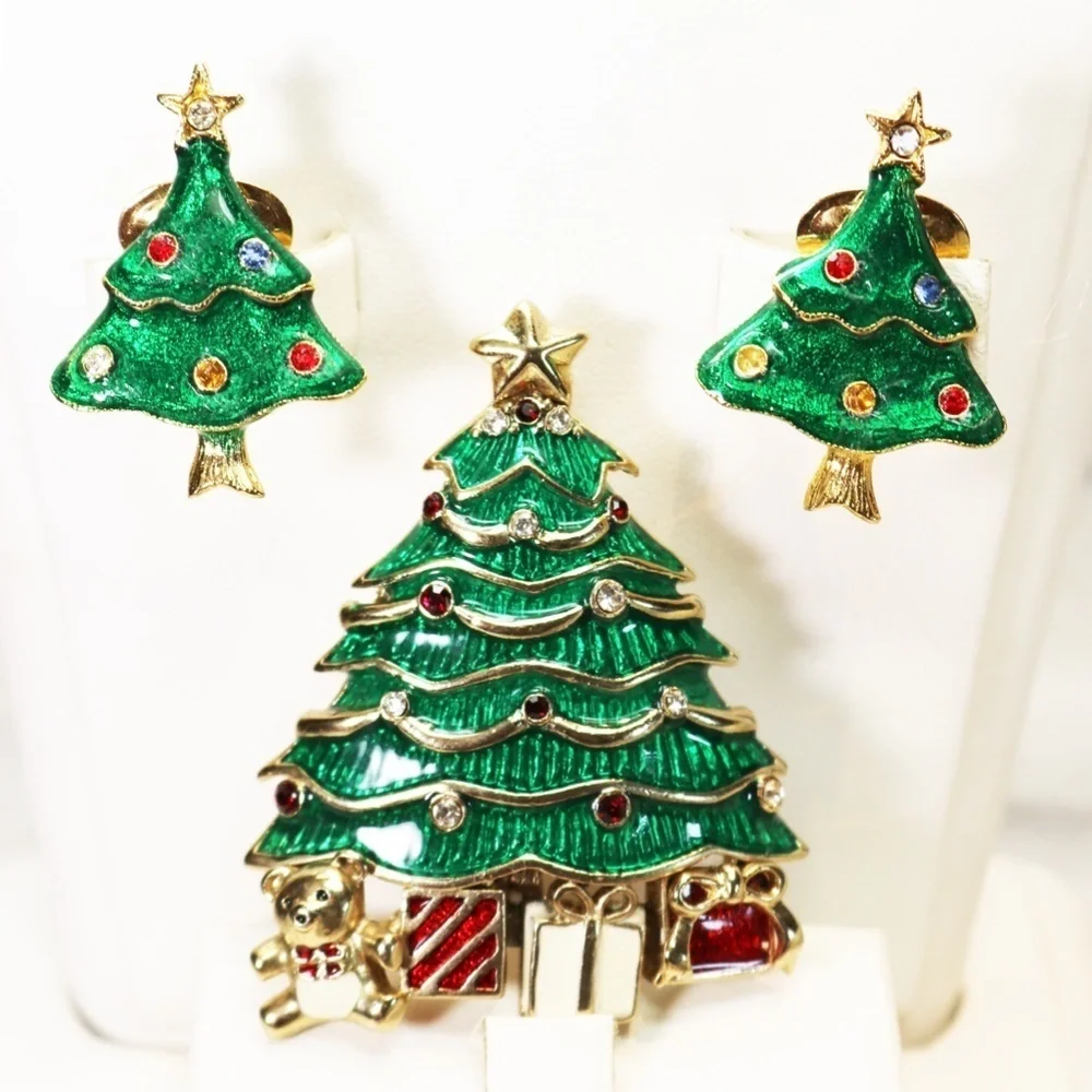 🎁🎄Monet Christmas Tree Brooch & Earrings 🎁🎄